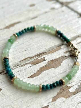Green Quartz & chrysocolla Faceted Beaded Bracelet with Gold Hematite